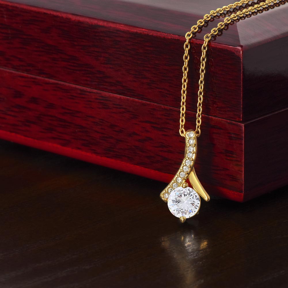 Alluring Beauty Necklace For Her